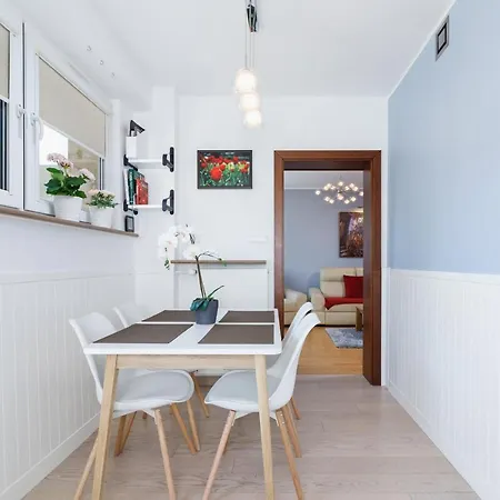 Apartment Obopolna Cracow By Renters